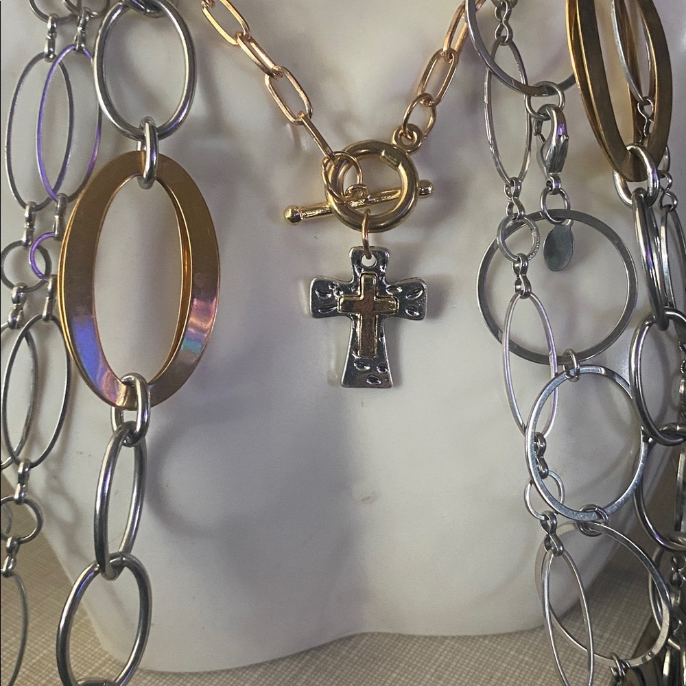 Chic Gold and Silver Necklace/ Cross Pendant 5 layering necklaces free earrings - Picture 4 of 10